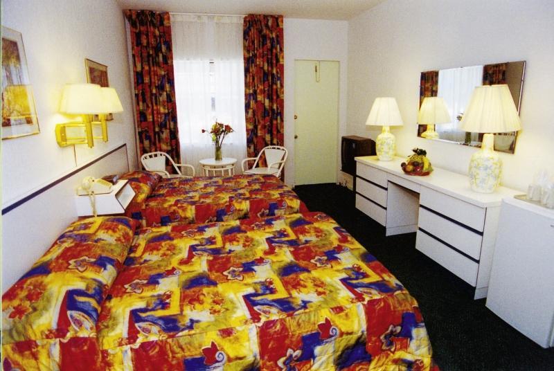 Travelodge Monaco Beach Resort Sunny Isles Beach Exteriör bild